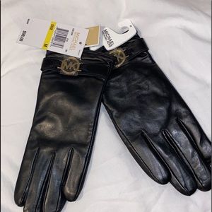 Brand New Michael Kors Tech Gloves